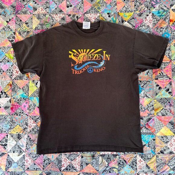 NOW CLOSED - Squeeze In Restaurant Truckee Reno T Shirt Black Faded Size Large - Picture 1 of 8